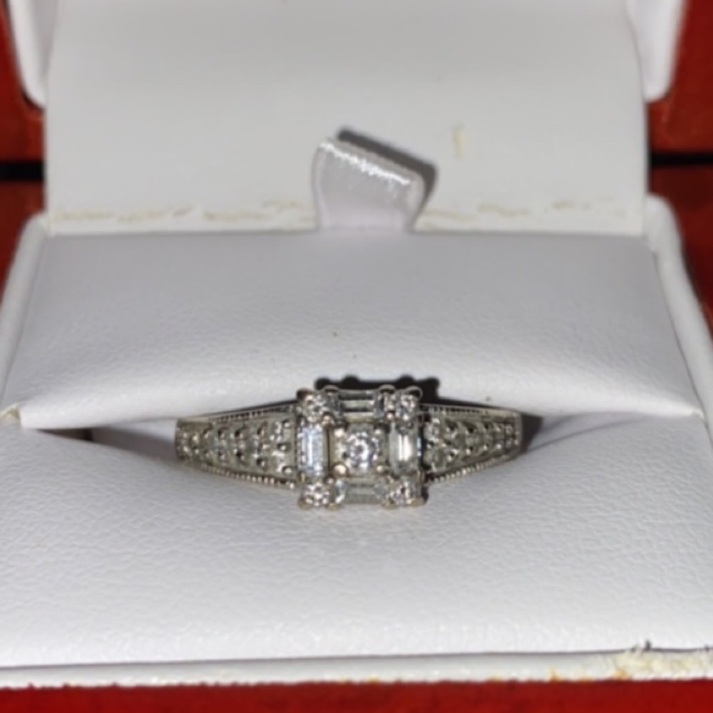 Women’s Engagement Ring